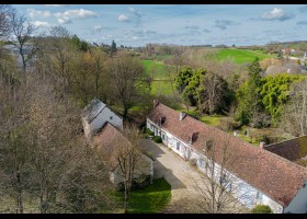 Charmante Longère rénovée avec piscine intérieure et moulin proche de LOCHES